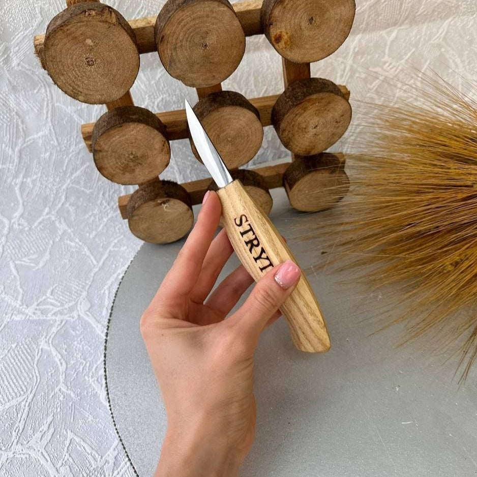 Carving kit for figurines - knife with basswood blank STRYI Start