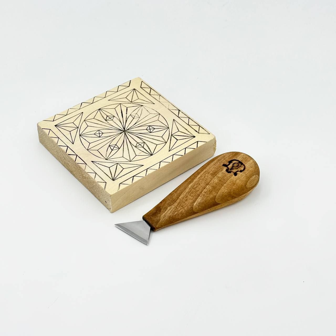 Training basswood board 10*10*2cm for carving, decoration, scrapbooking