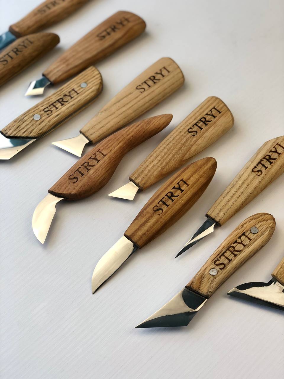 Wood carving knives